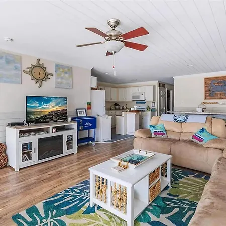 Spacious 3Br Condo Near Beach With Garage Parking-2
